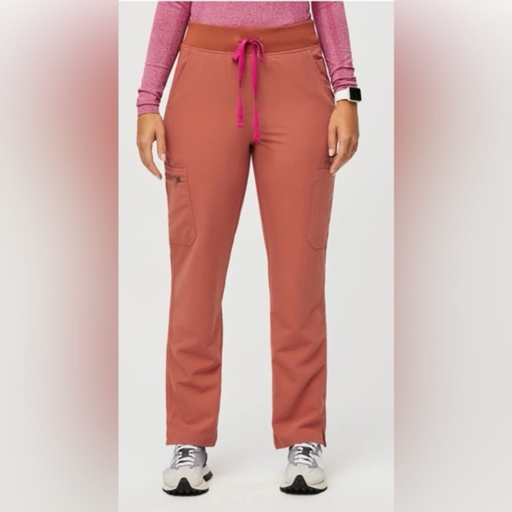 Figs Yola High Waisted 2.0 Skinny Petite Scrub Pants